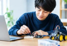 プログラムはなぜ動く?LEDやモーターに届く仕組みを手を動かして学ぶ プログラムはなぜ動く?LEDやモーターに届く仕組みを手を動かして学ぶ